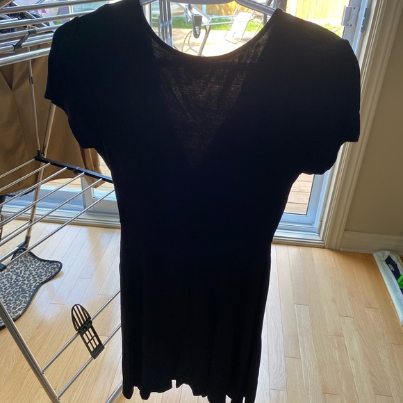 black dress - Picture 2 of 3